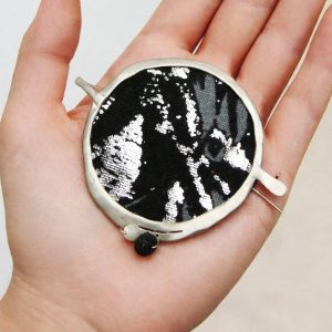 Round  Black and Silver