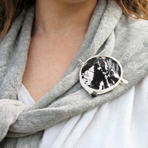 Round  Black and Silver - Image 3
